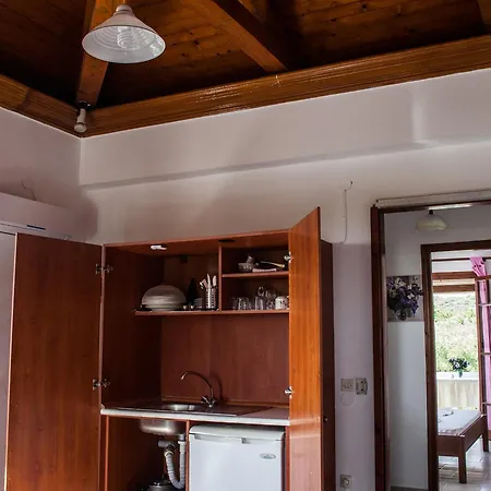 Areti Orfeas Studios Apartment