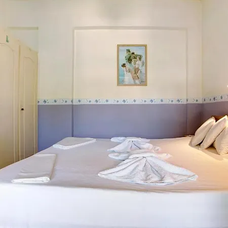 Areti Orfeas Studios Apartment