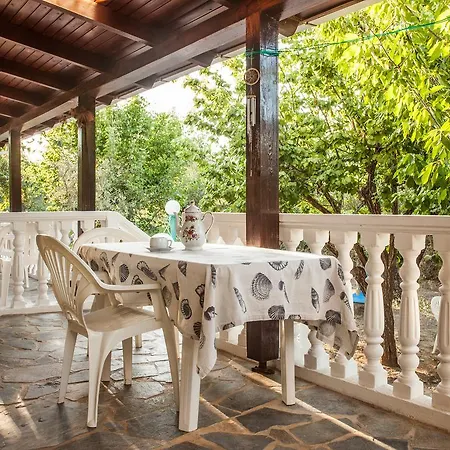 Apartment Areti Orfeas *