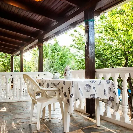 Apartment Areti Orfeas *