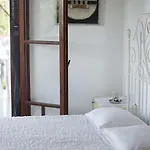 Areti Orfeas Studios Apartment