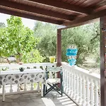 Areti Orfeas Studios Apartment